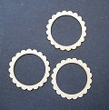 Chipboard Fscallop Circle Frame